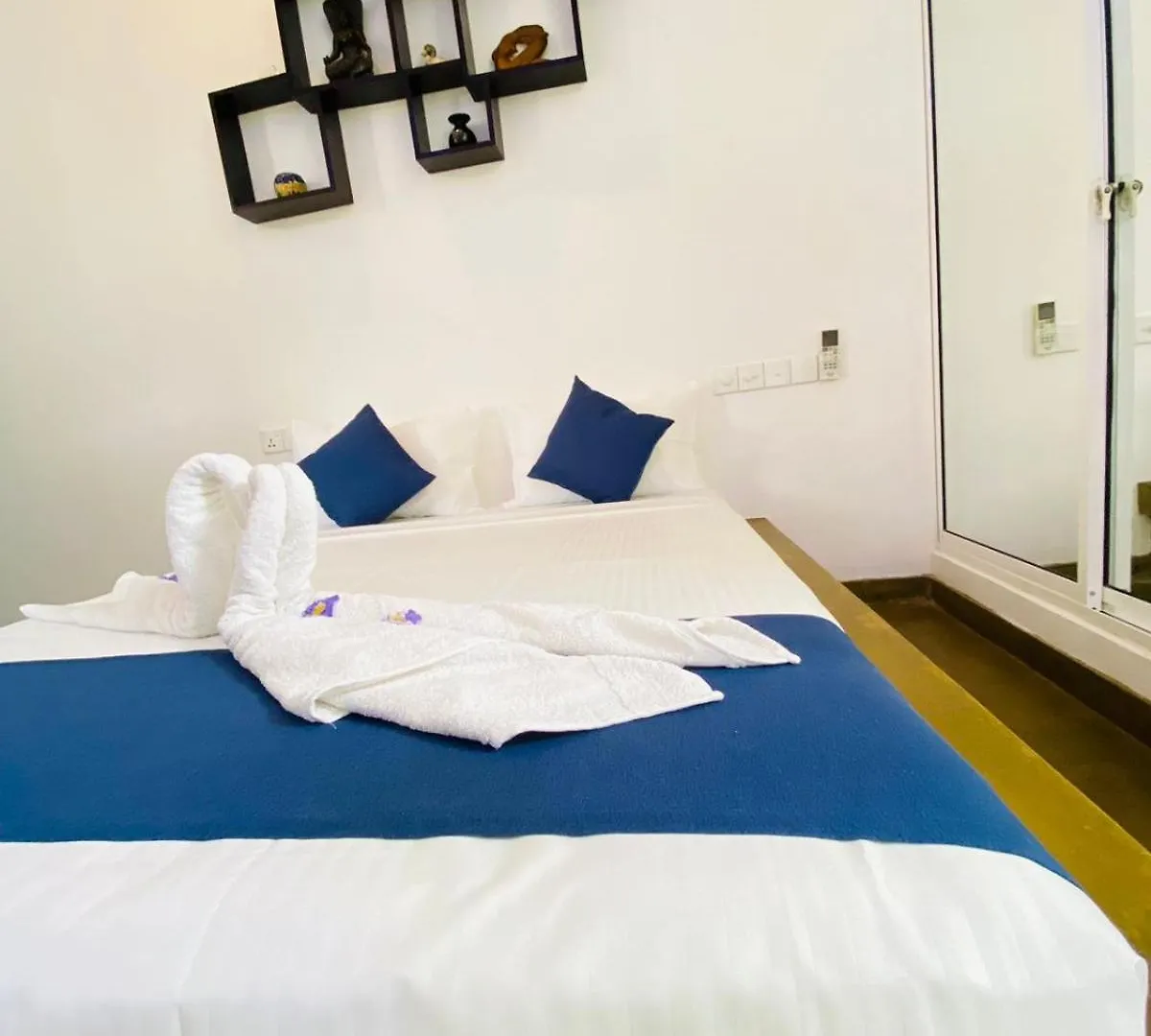 Sun Breeze Negombo 호텔