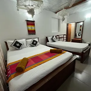 Crystal Bed & Breakfast Kandy